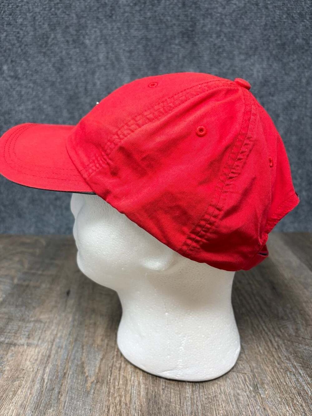 Nike Hat Adult Red Strap Back Cap Golf Athleisure Tennis Pickleball Swooshnique - Picture 5 of 8
